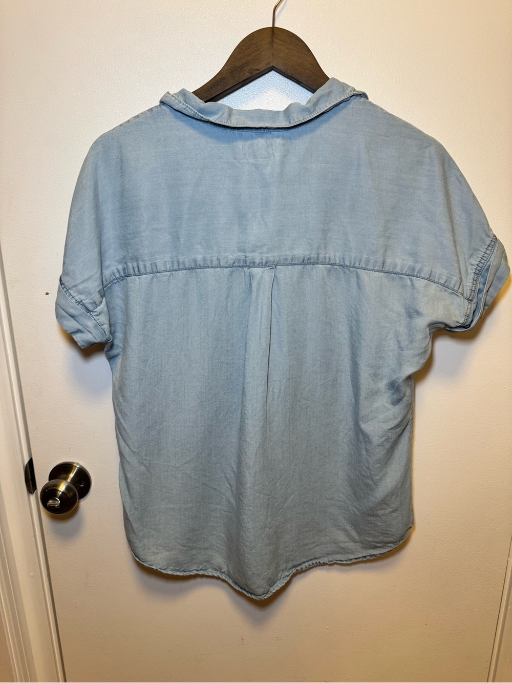 Thread & Supply Light Blue V-Neck Hooded Short Sleeve Tunic Top - Picture 7 of 10